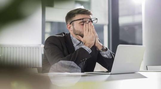 كيف يمكن ليوم شاق في العمل أن يغير صوتك؟