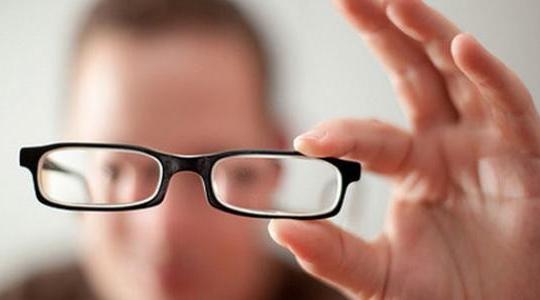 هل مشاكل البصر قد تزيد من خطر الإصابة بالخرف لدى كبار السن؟