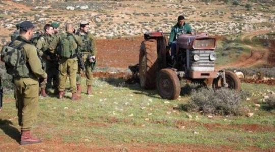 قوات الاحتلال تستولي على جرار زراعي في الأغوار.jpg