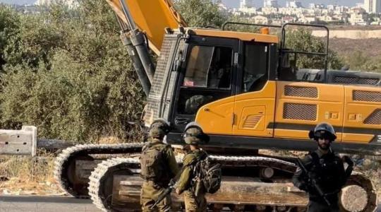 شاهد| الاحتلال يهدم منزلاً لأسير برام الله ومنشأة في بلدة العيسوية شرق القدس
