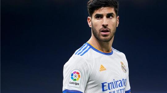 ريال مدريد يقرر بيع لاعبه " أسينسيو"