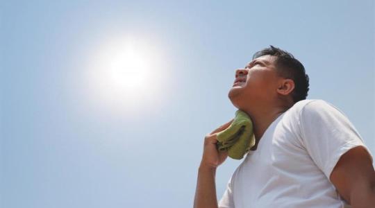 كيف تحمي نفسك من اشعة الشمس- أضرار أشعة الشمس الحارقة وكيف نعالج الحروق الناجمة عنها