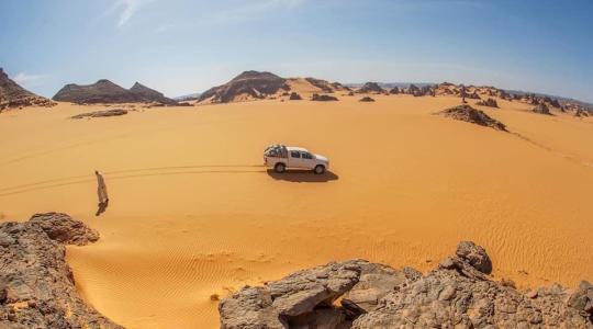 مصرع 20 شخصاً عطشاً في الصحراء الليبية