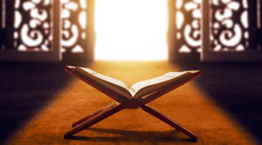 بالفيديو مصري يقرأ القرآن الكريم في 7 ساعات متواصلة دون أخطاء