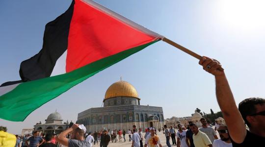 علم فلسطين بالأقصى.jpeg