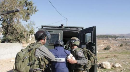 نادي الأسير: الاحتلال يعتقل 13 صحفيًا فلسطينيًا في سجونه