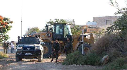 جرافات الاحتلال تهدم منازل في أريحا