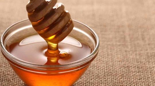 كيف يمكن أن يصبح تناول العسل ساماً؟