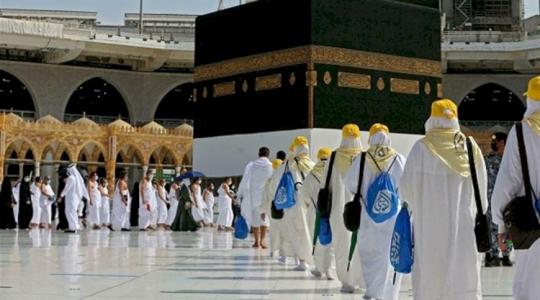 ترويج التقسيط للعمرة عبر البنوك في غزة بين التحريم والحلال..والمفتي يوضح!