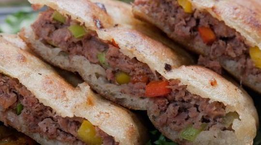 أسهل طريقة وخطوات عمل الحواوشي بالفراغ بالسمن البلدي في الفرن زي المحلات للشيف فاطمة أبو حاتي