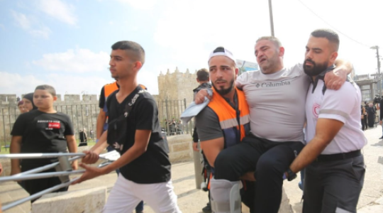 5 إصابات جراء اعتداء قوات الاحتلال على المحتفلين بالمولد النبوي بالقدس