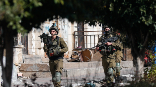 قوات الاحتلال تغلق المدخل الشمالي في بيت لحم