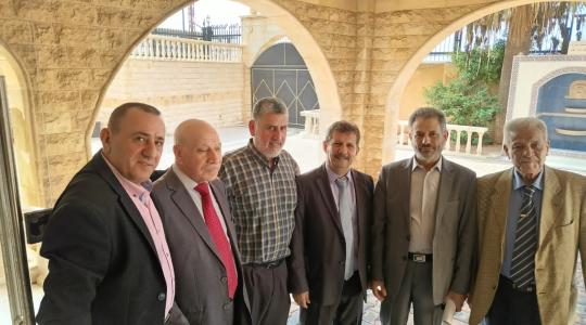 القيادي المدلل.