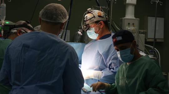 وفد مصري يجري عمليات جراحية في غزة (4).jpg