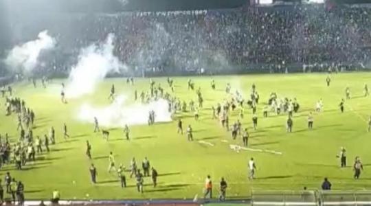مقتل 129 شخصاً في "أعمال شغب" خلال مباراة كرة قدم بإندونيسيا