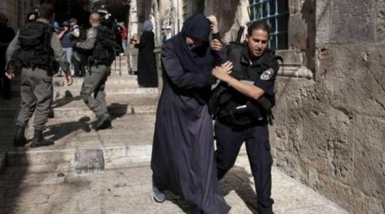 الاحتلال يعتقل فتاتين من المسجد الأقصى