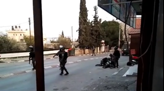 الاحتلال يعتقل مقدسياً بعد اصابته بالرصاص شرق بلدة أبو ديس