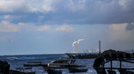 منخفض الجوي على شاطئ بحر مدينة غزة (2).jpg