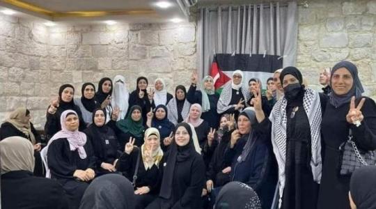 امهات الشهداء في جنين ونابلس.jpg