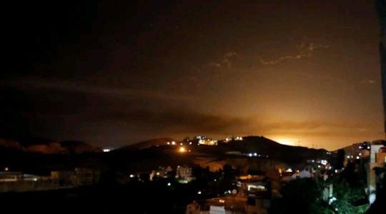 إطلاق صواريخ اتجاه الجولان المحتل ومدفعية الاحتلال تقصف أهدافًا في سوريا