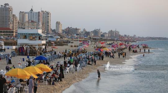 شاطئ بحر غزة  كافتيرات ومطاعم غزة على شاطئ البحر تتزين لاستقبال الصيف (26).JPG