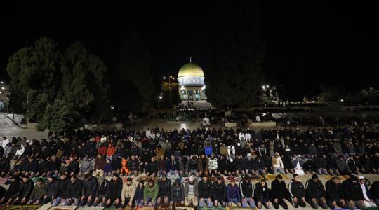 25 ألفًا يؤدون صلاتي العشاء والتراويح في المسجد الأقصى