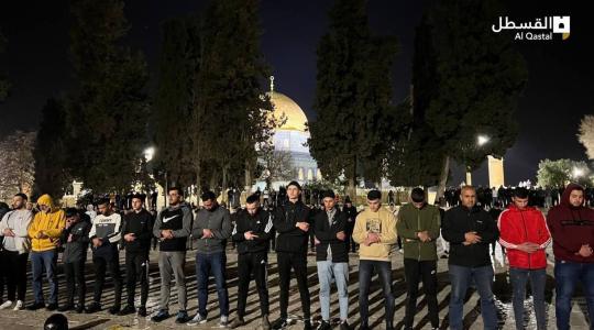 صلاة الفجر في المسجد الأقصى