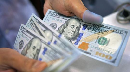انخفاض على سعر  الدولار مقابل الشيكل اليوم السبت 5 أغسطس 2023
