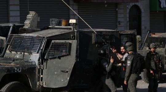 اقتحامات واعتقالات واشتباكات مُسلحة في مدن الضفة المحتلة