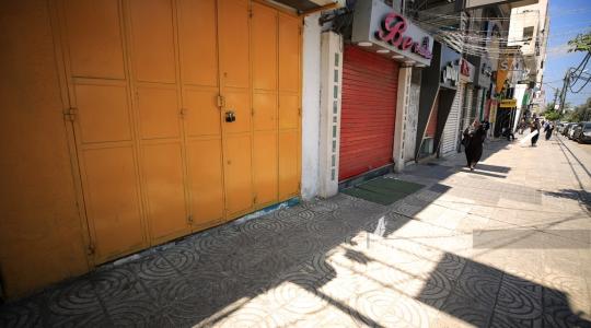 اضراب شامل وإغلاق المحال التجارية في غزة حداداً على الشهيد خضر عدنان (10).JPG