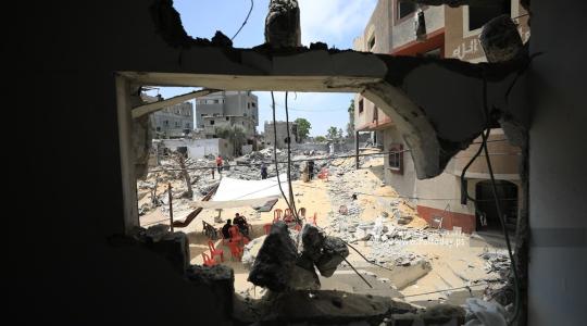 عريس عطا عليان بعد قصف شقته في بيت لاهيا (6).JPG