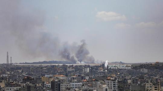 جيش العدو يواصل الغارات الجوية من الطيران الحربى على  قطاع غزة في خامس أيّام العدوان (4).JPG