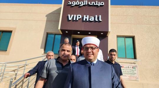 الوزير البكري يصل قطاع غزة لوداع حجاج بيت الله الحرام