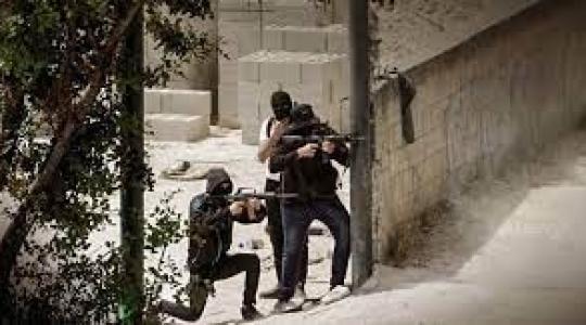 مقاومون يطلقون النار باتجاه جيش الاحتلال في الضفة الغربية