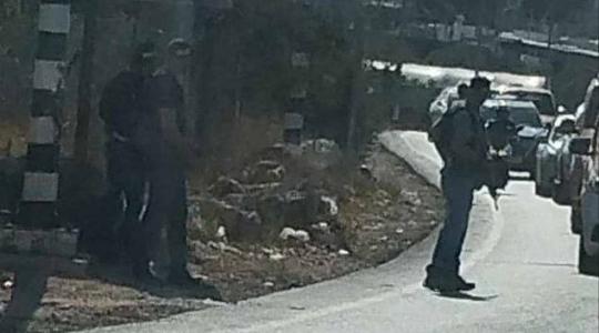 الاحتلال يعتقل شابا من قلقيلية بعد محاصرة مركبته
