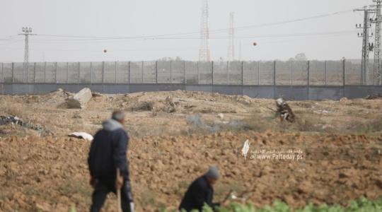 الاحتلال يستهدف أراضي المزارعين شرق خانيونس جنوب القطاع