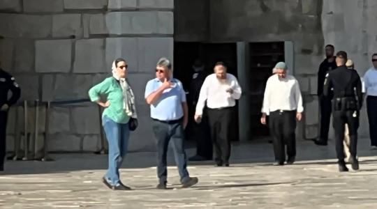 جانب من اقتحام المستوطنين للمسجد الأقصى المبارك بحماية من قوات الاحتلال (2).jpeg