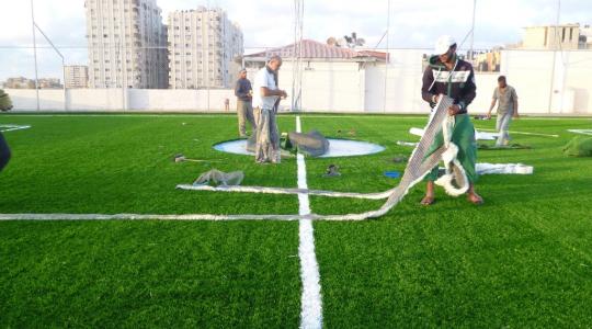 ملاعب عشبية صناعية