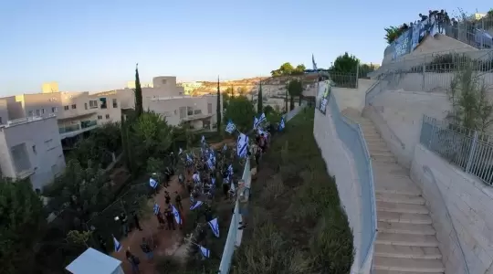 متظاهرون يحاصرون منزل وزير القضاء الاسرائيلي