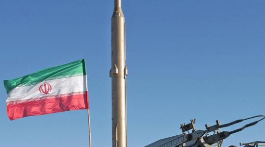 "إيران" تكشف مميزات صاروخها الجديد "سينا"