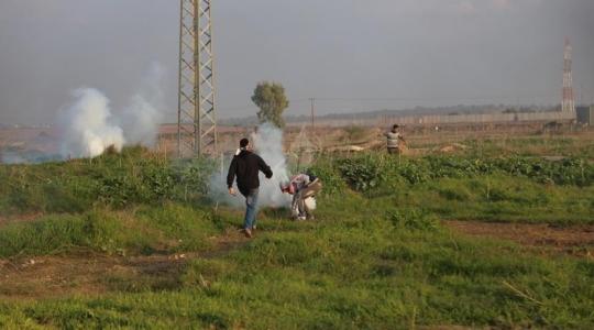 الاحتلال يطلق قنابل الغاز صوب الأراضي الزراعية شرق المغازي
