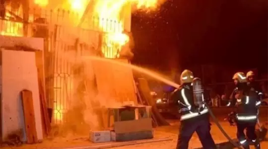 فيديو حريق قاعة الهيثم الملكية للاعراس كامل قبل الحذف لحظة حريق قاعة ابن الهيثم حمدانيه