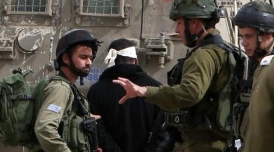 قوات الاحتلال تعتقل شابًا في الضفة الغربية- ارشيف