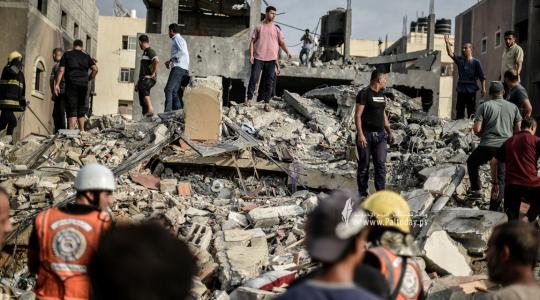 قصف أحد المنازل بغزة