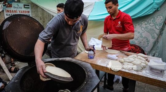 الخبز على الصاج فى ظل استمرار العدوان على قطاع غزة (9)