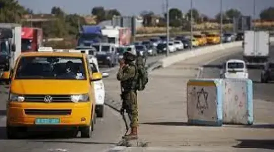 حاجز  إسرائيلي عسكرى في الضفة الغربية