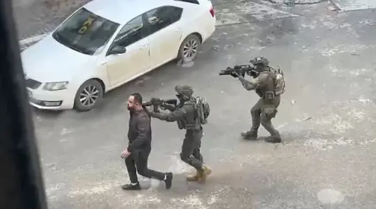 المدنيون دروع بشرية