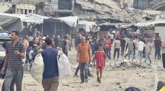 صورة لمواطنين أثناء نزوحهم من جباليا