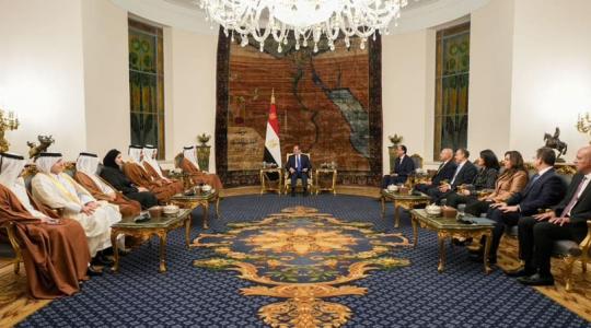 الرئيس المصري  عبد الفتاح السيسي يستقبل وفد وزاري قطري