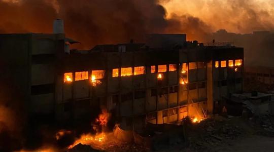 الاحتلال الاسرائيلي يحرق مدرسة في شمال قطاع غزة